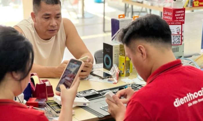 Sửa chữa lỗi iPhone 7 Plus sạc không vào pin tại Mytour