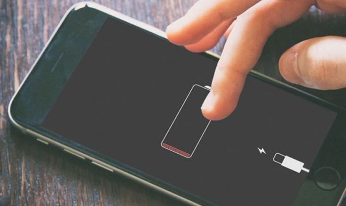 Vì sao iPhone 7 không sạc vào pin?