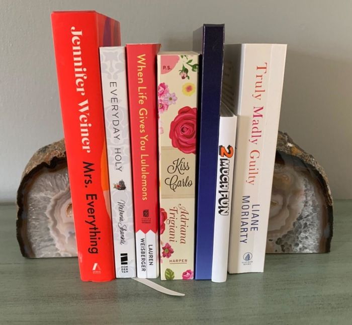 A reviewer’s image showcasing the natural-colored bookends
