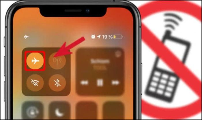 Tắt chế độ máy bay - khi chế độ này được kích hoạt, iPhone sẽ không thể kết nối mạng như bình thường.