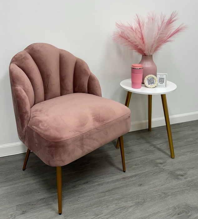 A reviewer photo showcasing the pink chair.