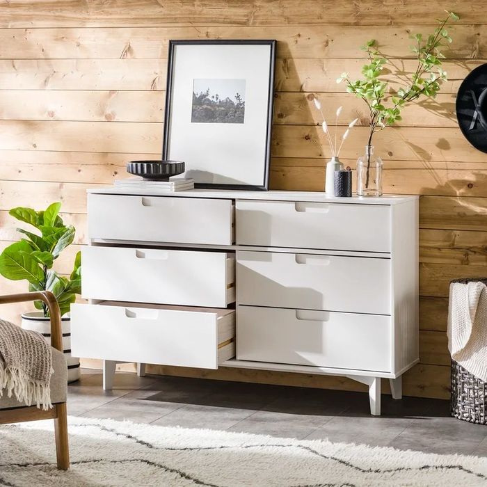 The dresser in White