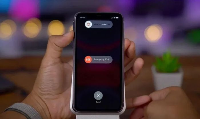 Khởi động lại iPhone để sửa lỗi sóng yếu