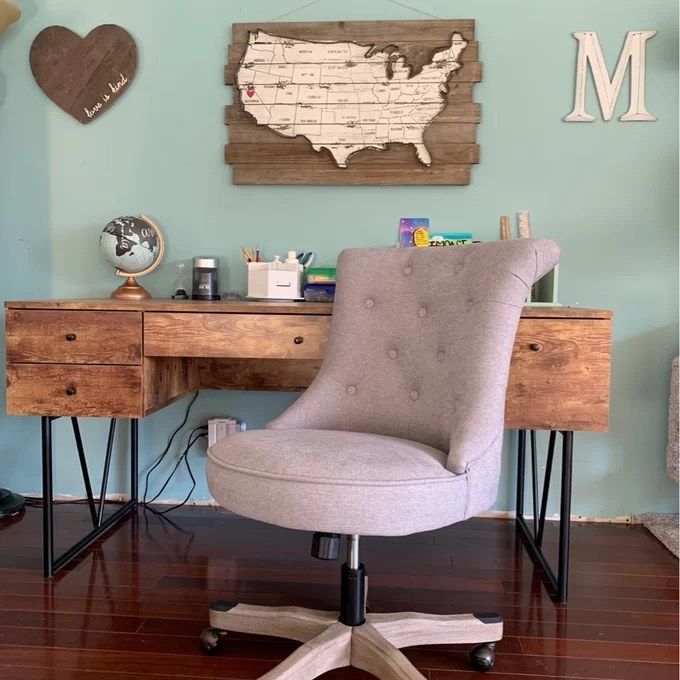 Reviewer’s photo of the task chair in the color Fog