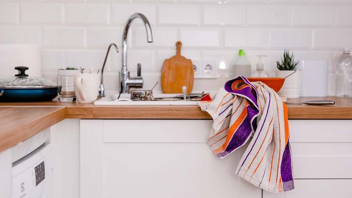 Two Key Things to Keep Close to Your Cutting Board While Cooking