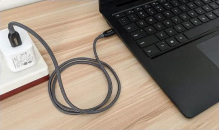 Khắc phục lỗi sạc laptop chập chờn do nguồn điện không ổn định