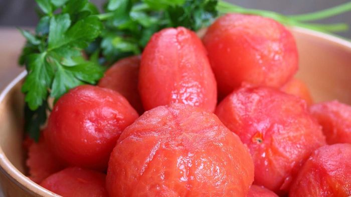 Three Surprisingly Simple Methods to Peel a Tomato