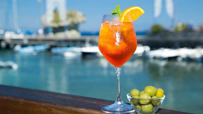 The Ultimate (and Simplest) Alternatives to the Aperol Spritz