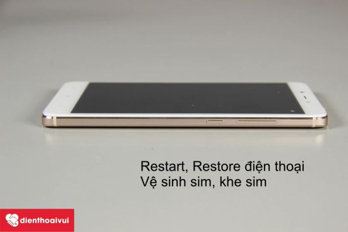 Khởi động lại iPhone của bạn