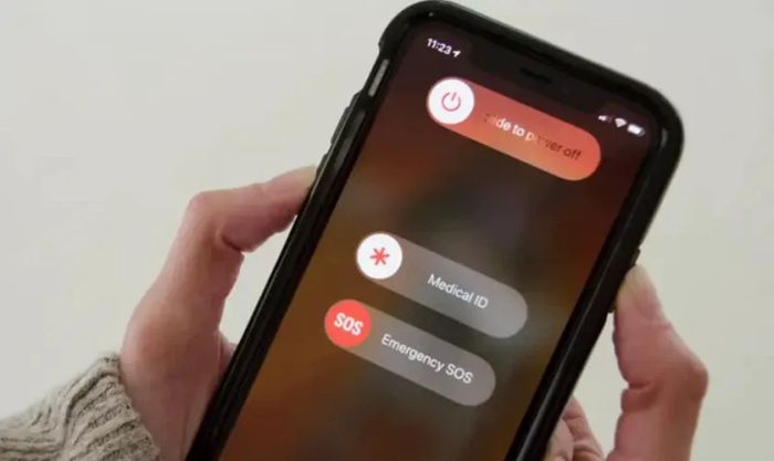 Khởi động lại iPhone để khắc phục lỗi Google Chrome không vào được Web trên điện thoại
