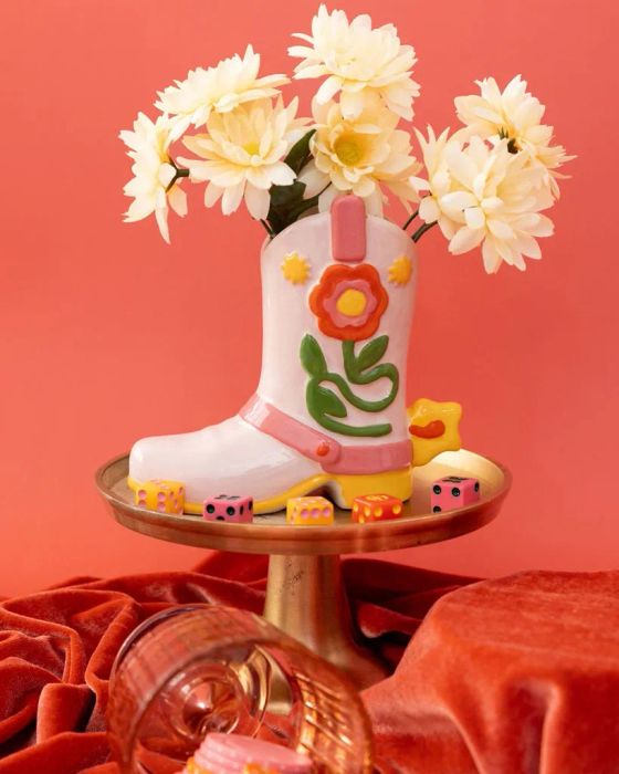 the boot-shaped vase