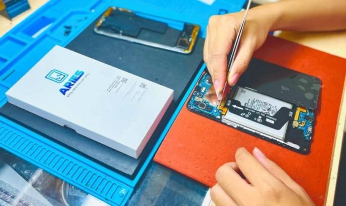 Mang Samsung A50 bị đơ không tắt nguồn được đến trung tâm sửa chữa
