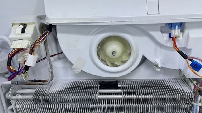 Hướng dẫn khắc phục lỗi F012 trên tủ lạnh Hitachi