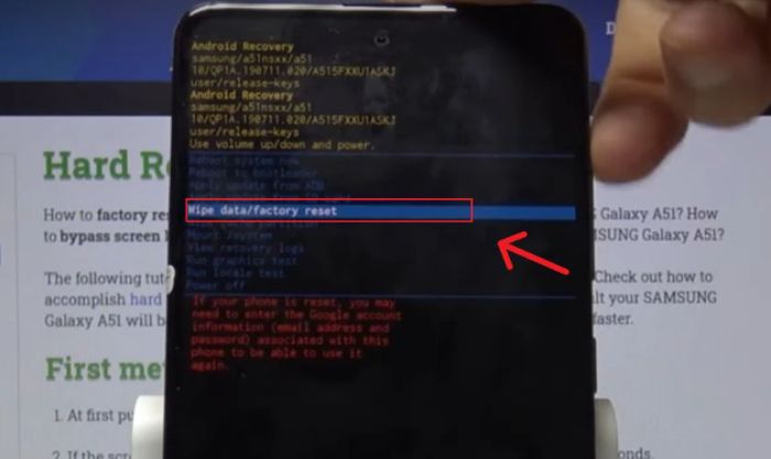 Bạn chọn vào Wipe data/factory reset