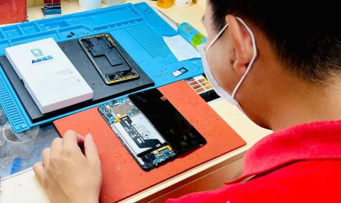 Sửa chữa, thay pin điện thoại Samsung chính hãng, giá tốt tại Mytour