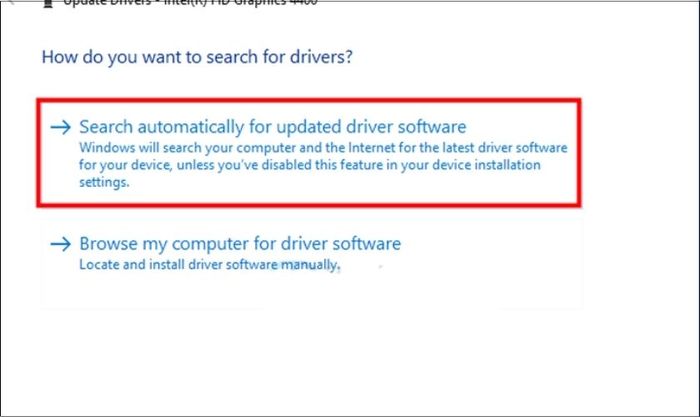 Chọn Search automatically for updated driver software để tìm và cài đặt driver mới cho card đồ họa