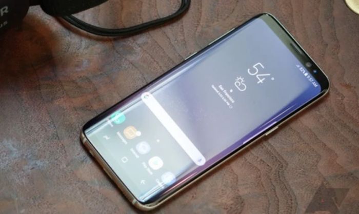 Lý do khiến Samsung S8 gặp phải lỗi màn hình là gì?