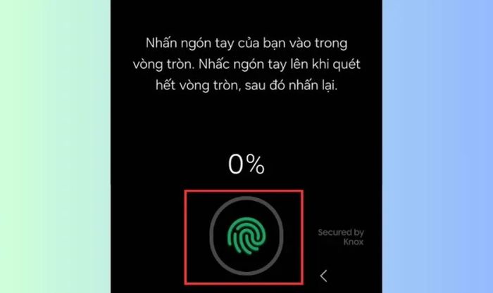 Đặt ngón tay vào vòng tròn để điều chỉnh cảm biến vân tay trên Samsung