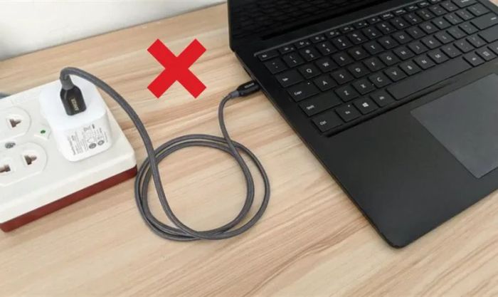 Do nguồn điện cung cấp không ổn định