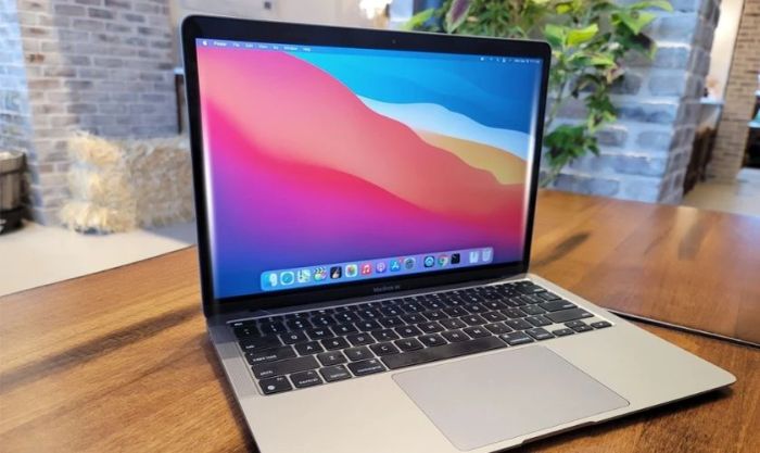 Vì sao màn hình MacBook lại bị hở sáng?