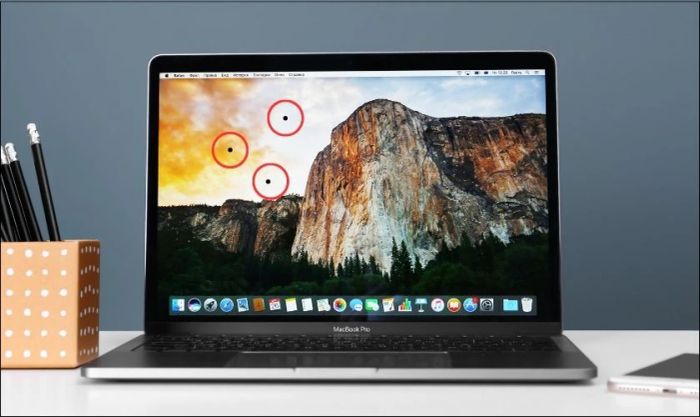 Dấu hiệu nhận diện khi màn hình MacBook có chấm đen