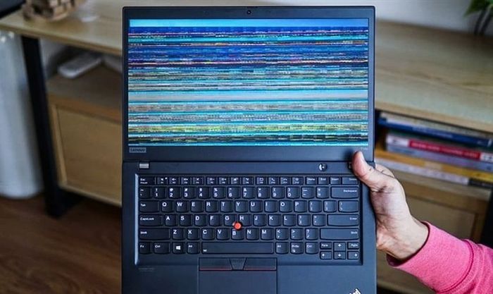 Các dấu hiệu nhận biết màn hình laptop bị sọc ngang nhấp nháy