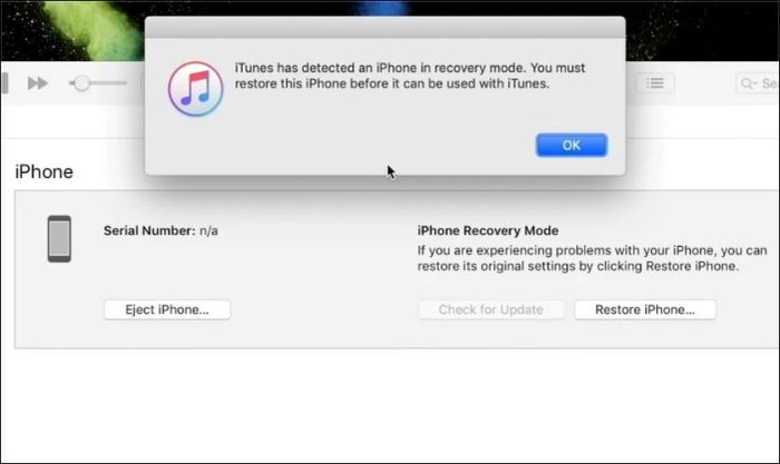 Nhấn và giữ đồng thời phím giảm âm lượng cùng phím nguồn trong 3 giây cho đến khi iTunes thông báo rằng iPhone đã vào chế độ DFU.