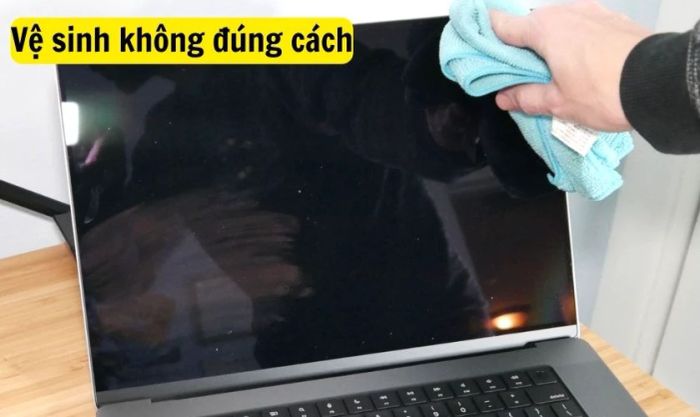 Nguyên nhân khiến màn hình MacBook bị ám xanh và ố vàng