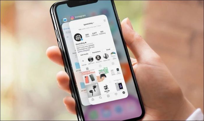 Vì sao iPhone 13 bị đơ màn hình cảm ứng và không thể tắt nguồn?