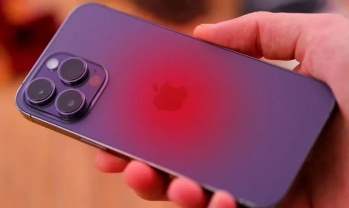 Tại sao iPhone 14 Pro Max thường xuyên bị nóng?