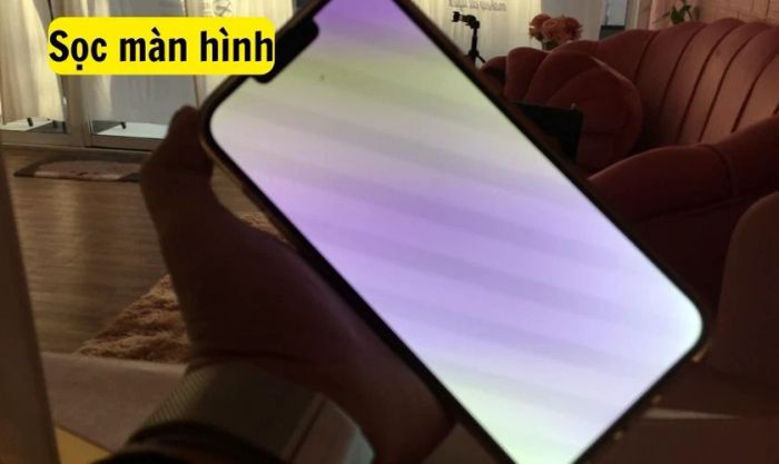 Các dấu hiệu nhận biết lỗi sọc màn hình trên iPhone 13 Pro Max