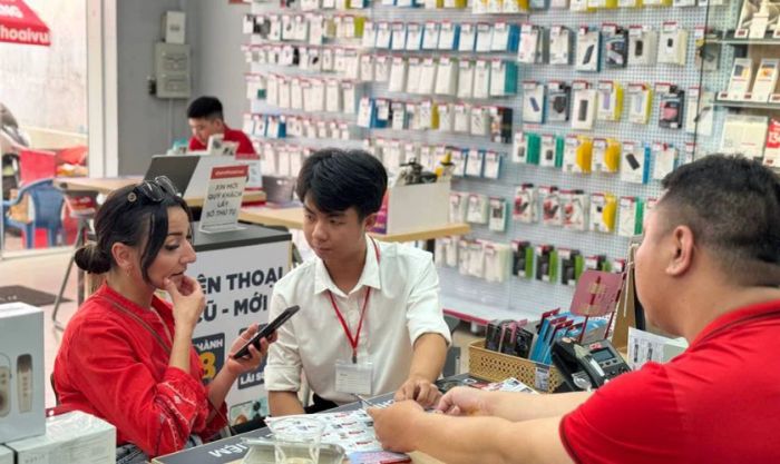 Đến trung tâm sửa chữa Mytour khắc phục iPhone 11 bị đơ màn hình