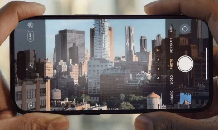 Các dấu hiệu nhận biết camera iPhone 14 Pro Max bị mờ