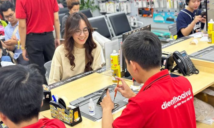 Địa chỉ sửa chữa chân sạc laptop bị lỏng uy tín ở đâu?