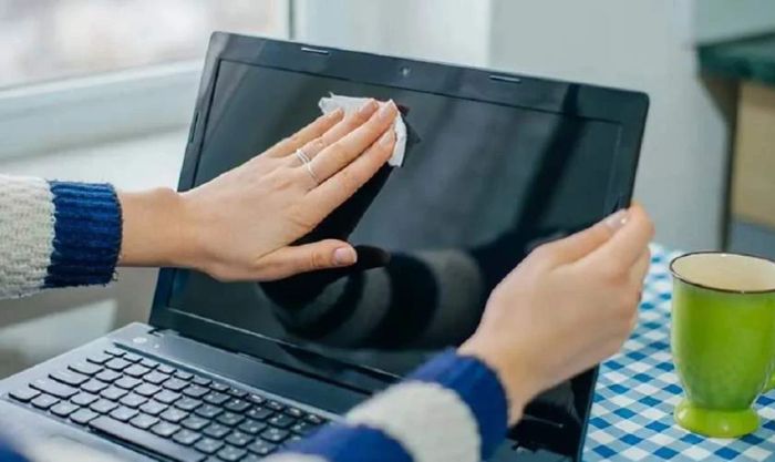 Vệ sinh laptop đúng cách