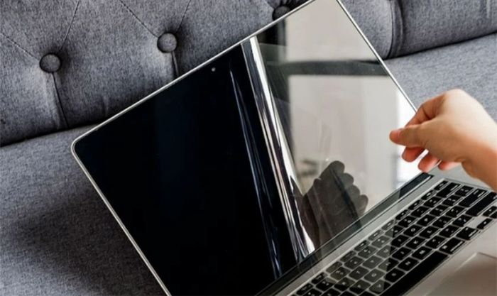 Sử dụng lớp dán màn hình