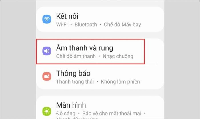 Vào ứng dụng Cài đặt, sau đó tìm chọn mục Âm thanh và rung