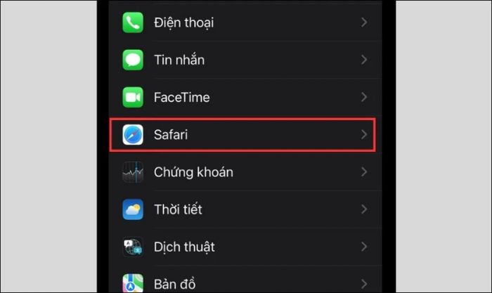 Mở ứng dụng Cài đặt trên điện thoại iPhone của bạn.