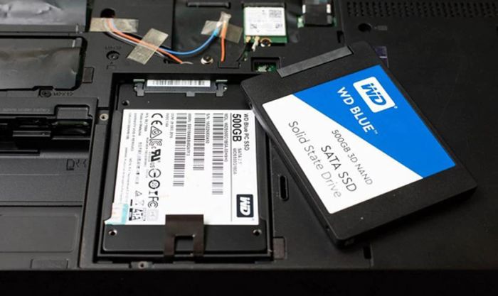 Nâng cấp ổ SSD để giảm tình trạng laptop chạy chậm