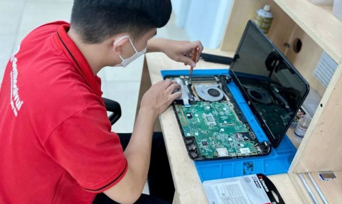 Lắp đặt ổ cứng SSD mới giúp máy tính hoạt động mượt mà hơn