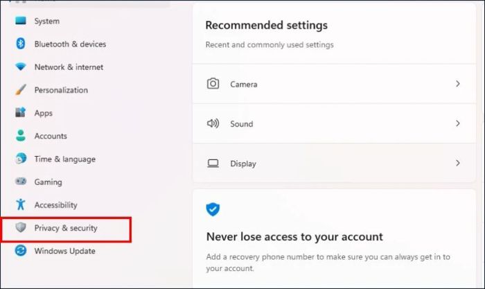Nhấn tổ hợp Win + I để mở Settings, sau đó chọn Privacy & security