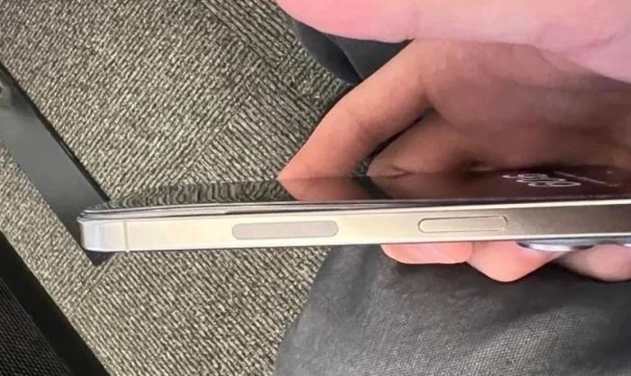 Các dấu hiệu nhận biết pin iPhone 15 Pro Max bị phồng