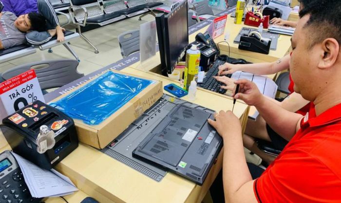 Thay cáp màn hình laptop bị đứt tại Mytour