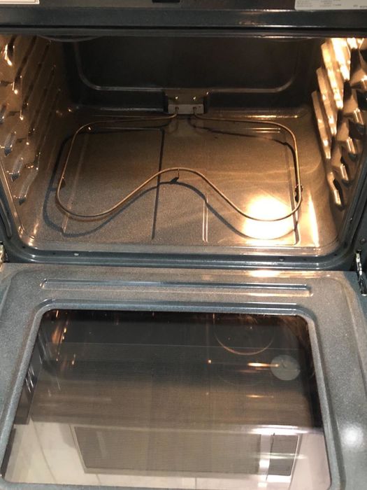 A reviewer’s photo showing the oven after using Krud Kutter spray
