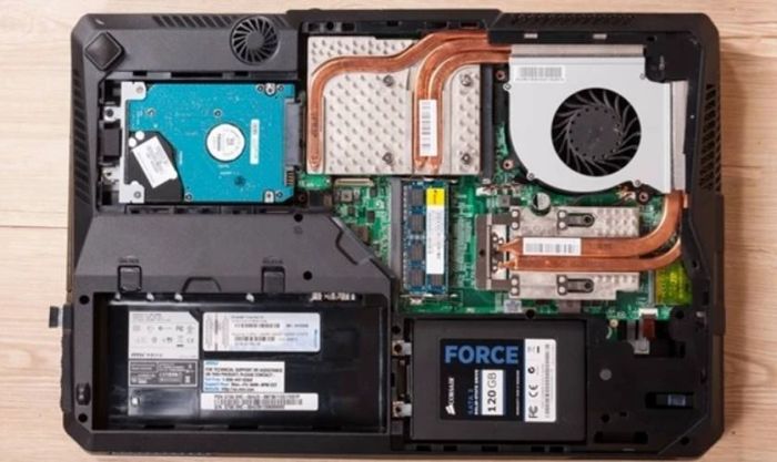 Laptop không thể vào màn hình chính do lỗi phần cứng