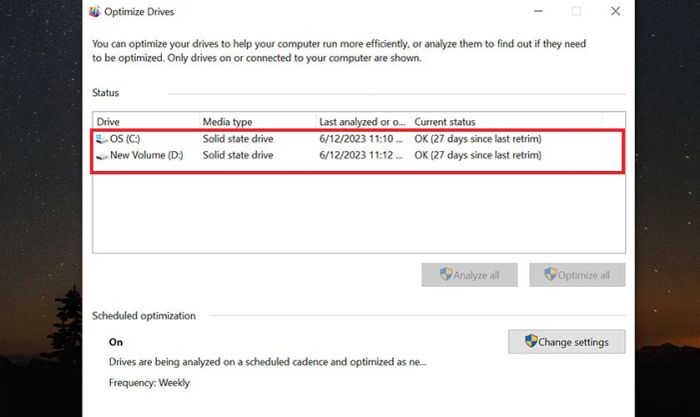 Lựa chọn ổ đĩa mà bạn muốn thực hiện thao tác chống phân mảnh.