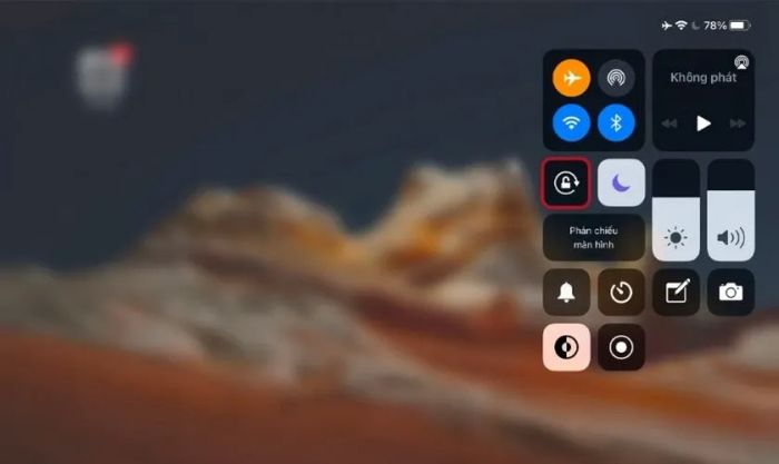 Chọn Mở khóa xoay màn hình để khắc phục lỗi bàn phím iPad bị thu nhỏ
