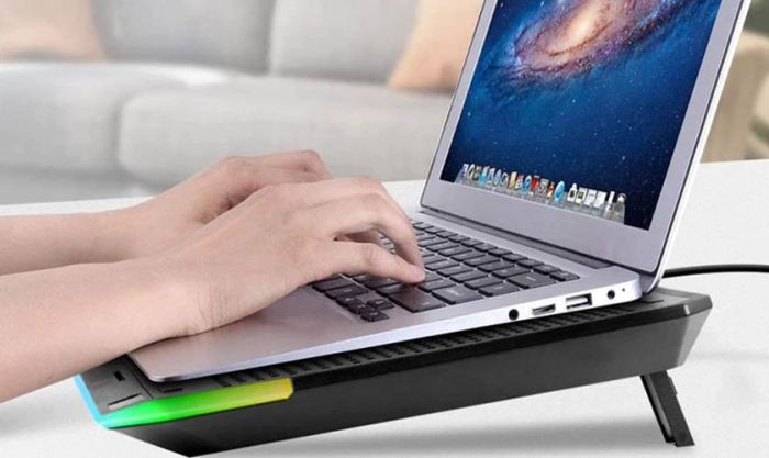 Cách sử dụng quạt tản nhiệt để giảm tình trạng laptop bị chậm sau thời gian sử dụng