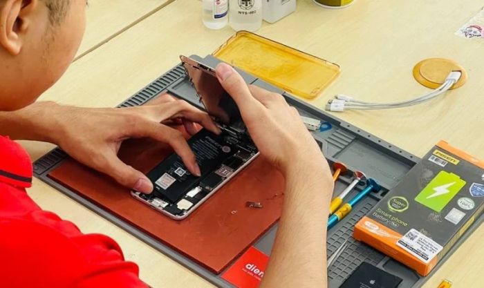 Thay pin iPhone tại địa chỉ uy tín