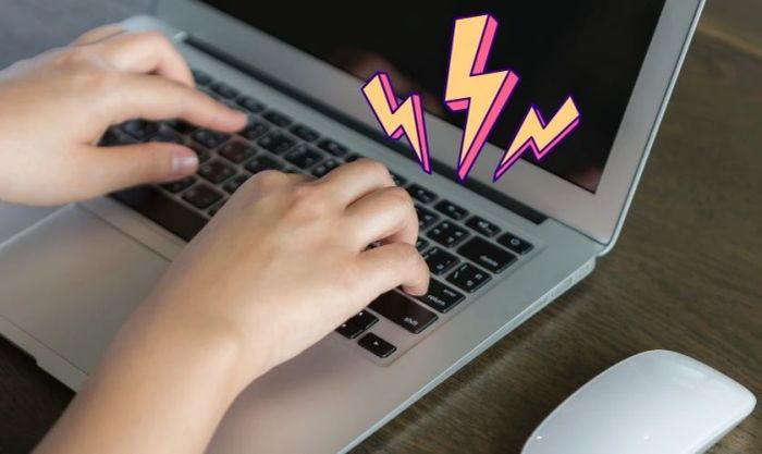 Bàn phím bị kẹt do tác động mạnh khi bấm, làm đứt mạch kết nối
